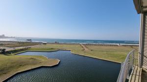 Accommodation Front - The Quays 503 - 6 Sleeper Across the Beachfront