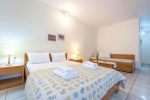 Koukounaria Hotel & Suites