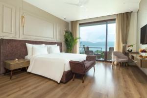 ZANA Lakeview Resort - most scenic lakeside resort