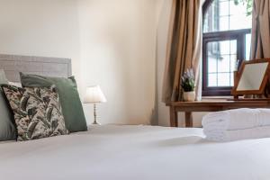 Rustic 5 Bed Farm House in Derbyshire, sleeps 9