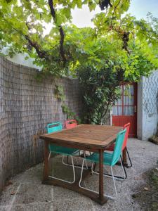 La maison rouge paisible maison de pays