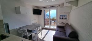 Appartements Les Iris T2 station Alpe Huez : photos des chambres