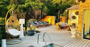 Villas VILLA PERLA SAINT-TROPEZ CAVALAIRE sur MER, 3-5 chambres, vue mer, piscine chauffee avril a octobre : photos des chambres