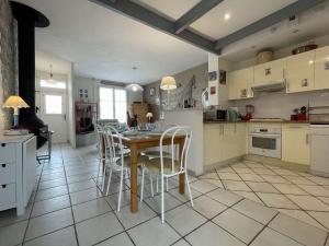 Maisons de vacances Maison Chatelaillon-Plage, 4 pieces, 6 personnes - FR-1-246-600 : photos des chambres