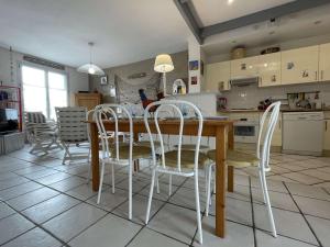 Maisons de vacances Maison Chatelaillon-Plage, 4 pieces, 6 personnes - FR-1-246-600 : photos des chambres