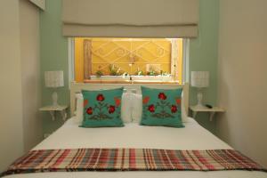 Dolphin Inn Guesthouse