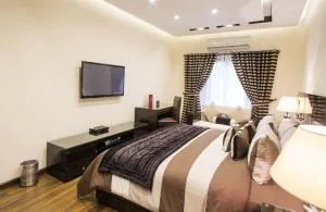 Royaute Luxury Suites and Hotel Gulberg Lahore - 拉合尔