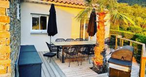 VILLA PERLA SAINT-TROPEZ CAVALAIRE sur MER, 3-5 chambres, vue mer, piscine chauffée avril à octobre