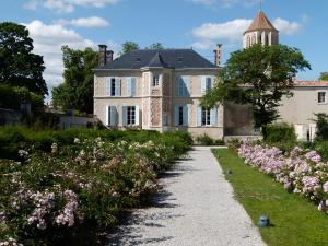 B&B / Chambres d'hotes H de Surgeres : photos des chambres