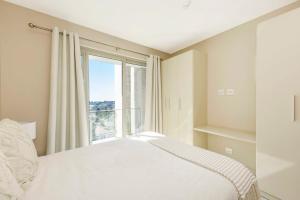 Tyrwhitt Luxury Apartment in Rosebank