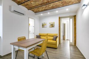 Vittorio Emanuele Charming Central Flats