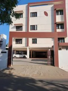 Mayfair Service Apartments - Pīlamedu