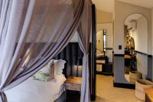 Kruger Shalati - Train on The Bridge & Garden Suites
