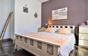 Maisons de vacances Beautiful Home In Meyreuil With Kitchen : photos des chambres