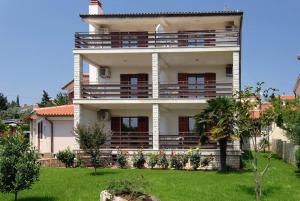 Apartments with a parking space Premantura, Medulin - 2299 