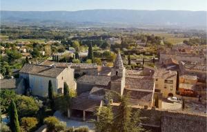 Maisons de vacances Amazing home in Cabrires-dAvignon with Outdoor swimming pool, WiFi and 5 Bedrooms : photos des chambres