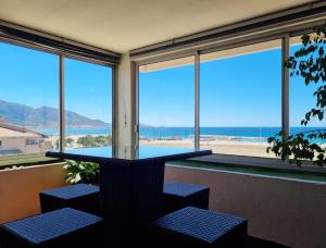 Spacieux appartement vue mer panoramique & parking