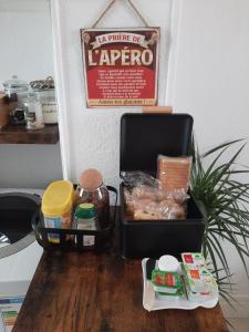 Appartements Maison du Bonheur l Art de vivre a la francaise Logement entier avec parking : photos des chambres