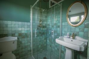 B&B / Chambres d'hotes Domaine du Chateau Vert : Chambre Lit Queen-Size 