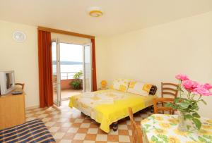 Apartments by the sea Crikvenica - 2354