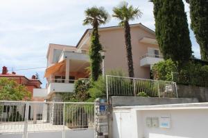 Apartments with a parking space Ika, Opatija - 2345 