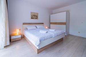 Apartments with a parking space Lovran, Opatija - 2342