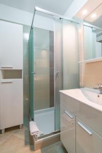 Apartments with a parking space Lovran, Opatija - 2342