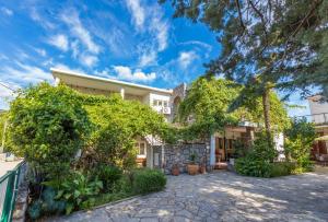 Apartments with a parking space Selce, Crikvenica - 2381