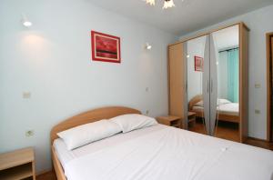 Apartments with parking space Povile, Novi Vinodolski - 2398