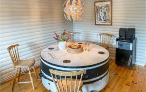 2 Bedroom Stunning Home In Häradsbäck