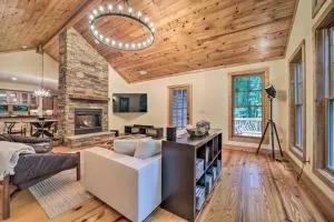Secluded Sapphire Chalet with Game Room and Decks - Lake Toxaway