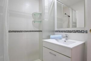 Valdelagrana: primera línea de playa.