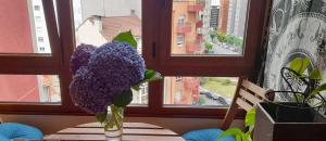 EL BALCÖN DE AVILÉS, acogedor con garaje en centro histórico,