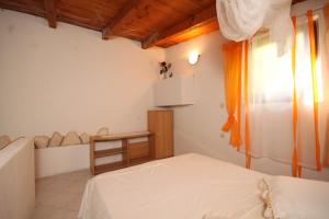 Apartments with parking space Rukavac, Vis - 2444