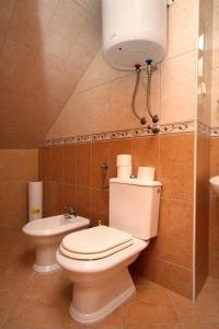 Apartments by the sea Promajna, Makarska - 2674