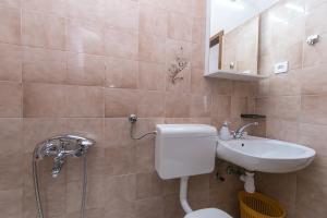 Apartments by the sea Podgora, Makarska - 2614