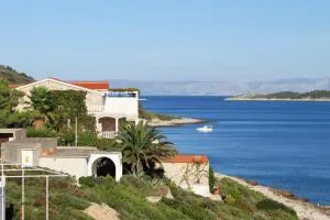 Apartments by the sea Milna, Vis - 2461 - Rukavac