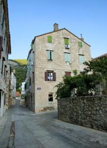 Studio Komiza 2429e - 3hvězdičkové hotely ve městě Komiža