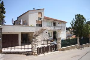 Apartments and rooms with parking space Mali Losinj (Losinj) - 2486