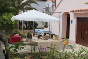 Apartments with a parking space Mali Losinj (Losinj) - 2491