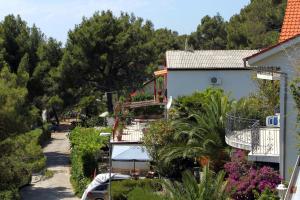 Apartments by the sea Mali Losinj (Losinj) - 2494 