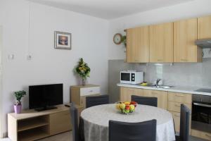 Apartments by the sea Baska Voda, Makarska - 2608