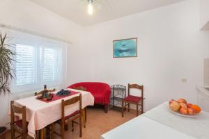 Apartments by the sea Podgora, Makarska - 2604