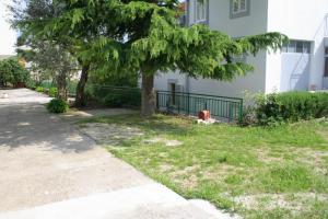 Apartments by the sea Zaostrog, Makarska - 2663