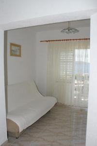 Apartments by the sea Igrane, Makarska - 2679