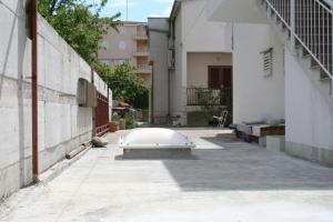 Apartments with a parking space Makarska - 2599