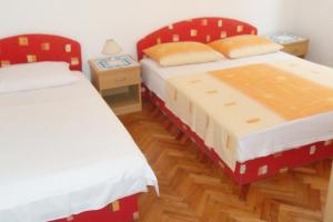 Apartments and rooms by the sea Zaostrog, Makarska - 2662