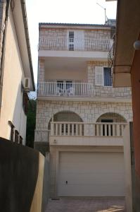 Apartments by the sea Tucepi, Makarska - 2666 