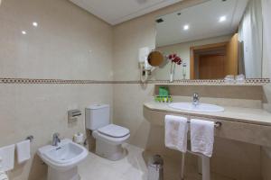 Silken Luis de León