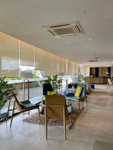 Aeon Towers Executive Suite 2BR 18th floor